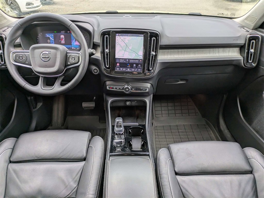 Used 2023 Volvo XC40 B5 Plus AWD/4WD image 14