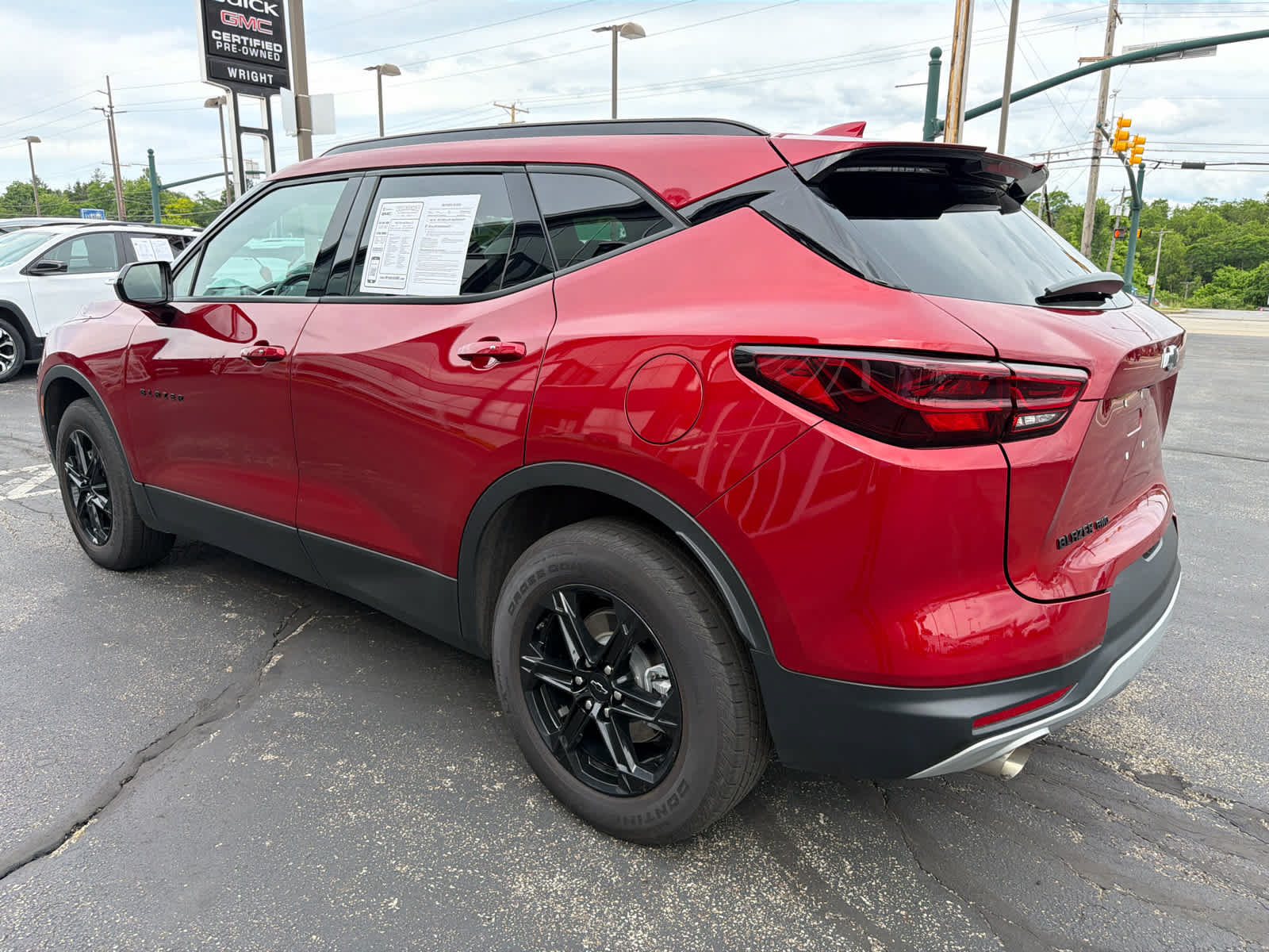 Used 2023 Chevrolet Blazer LT w/ Convenience Package AWD/4WD image 2