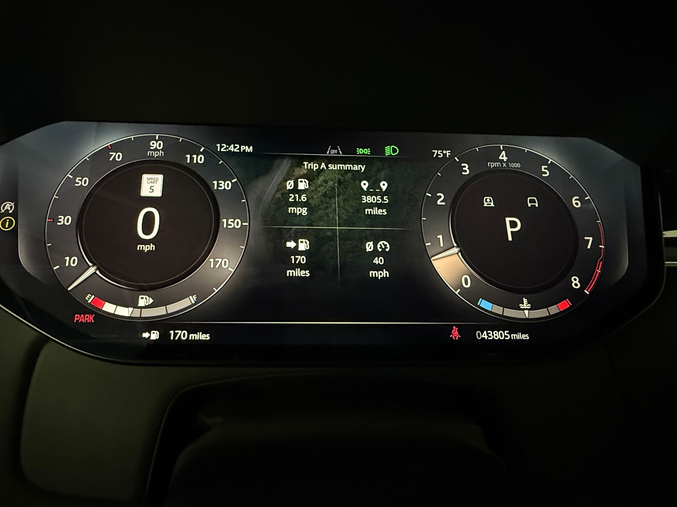 Certified 2024 Land Rover Range Rover SE AWD/4WD image 17