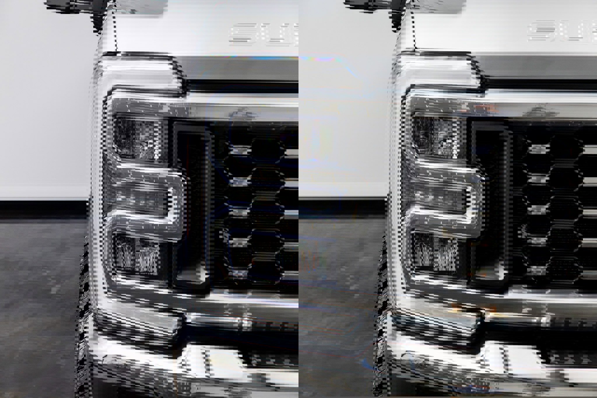 Used 2023 Ford F350 Lariat w/ Lariat Ultimate Package image 3