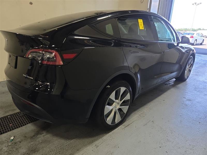 Used 2023 Tesla Model Y Long Range AWD/4WD image 7