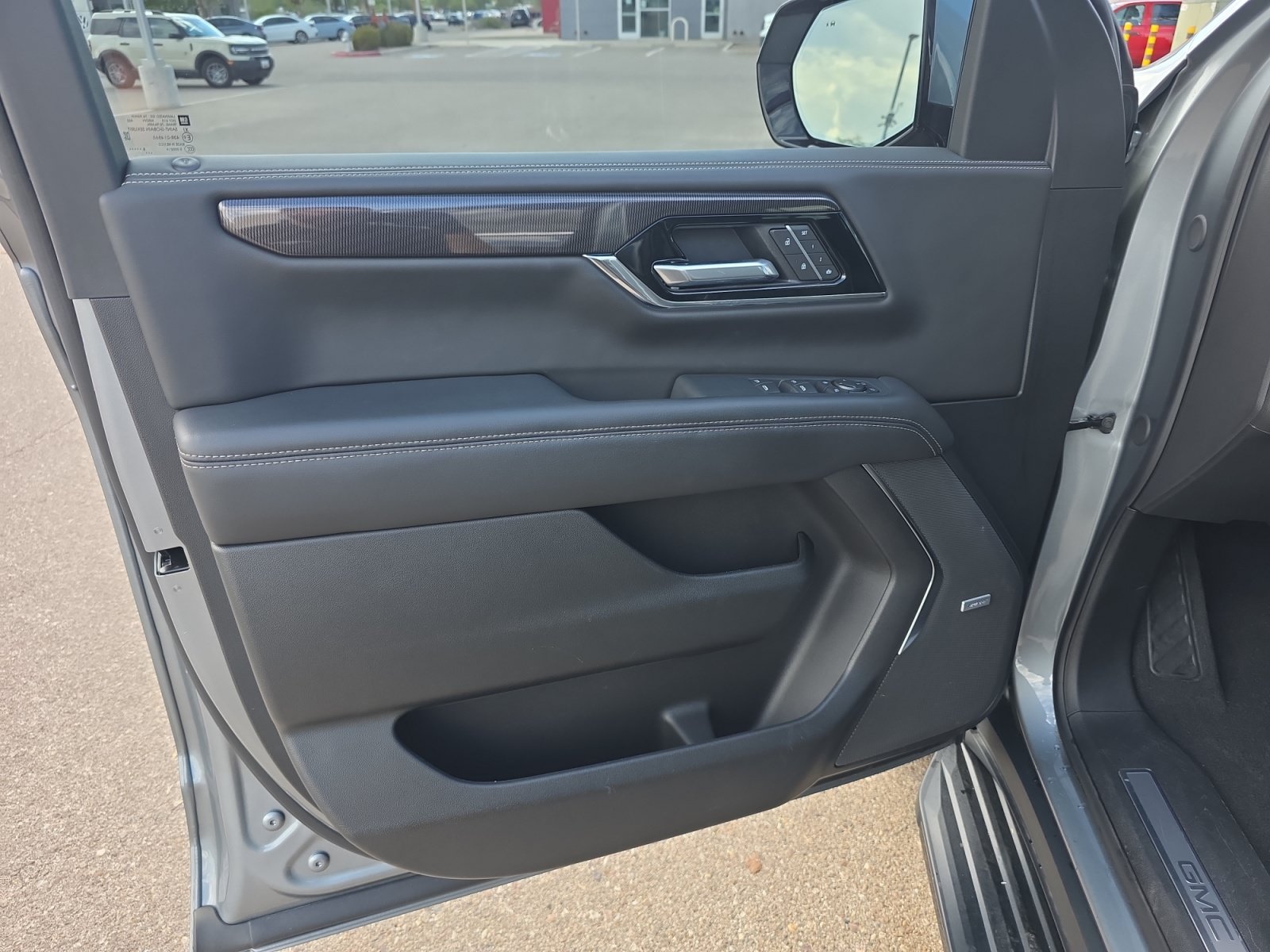 Used 2026 GMC Yukon Elevation AWD/4WD image 13