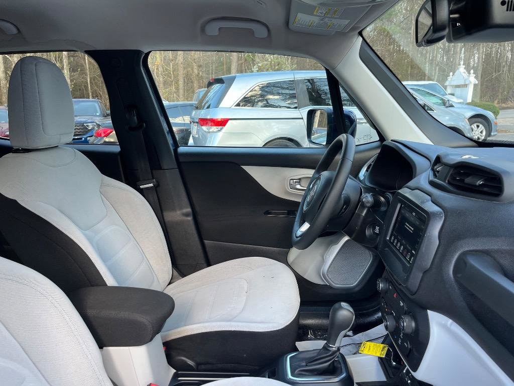 Used 2019 Jeep Renegade Latitude w/ Popular Equipment Group FWD image 41