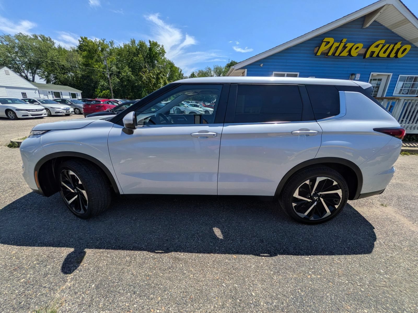 Used 2022 Mitsubishi Outlander ES AWD/4WD image 3