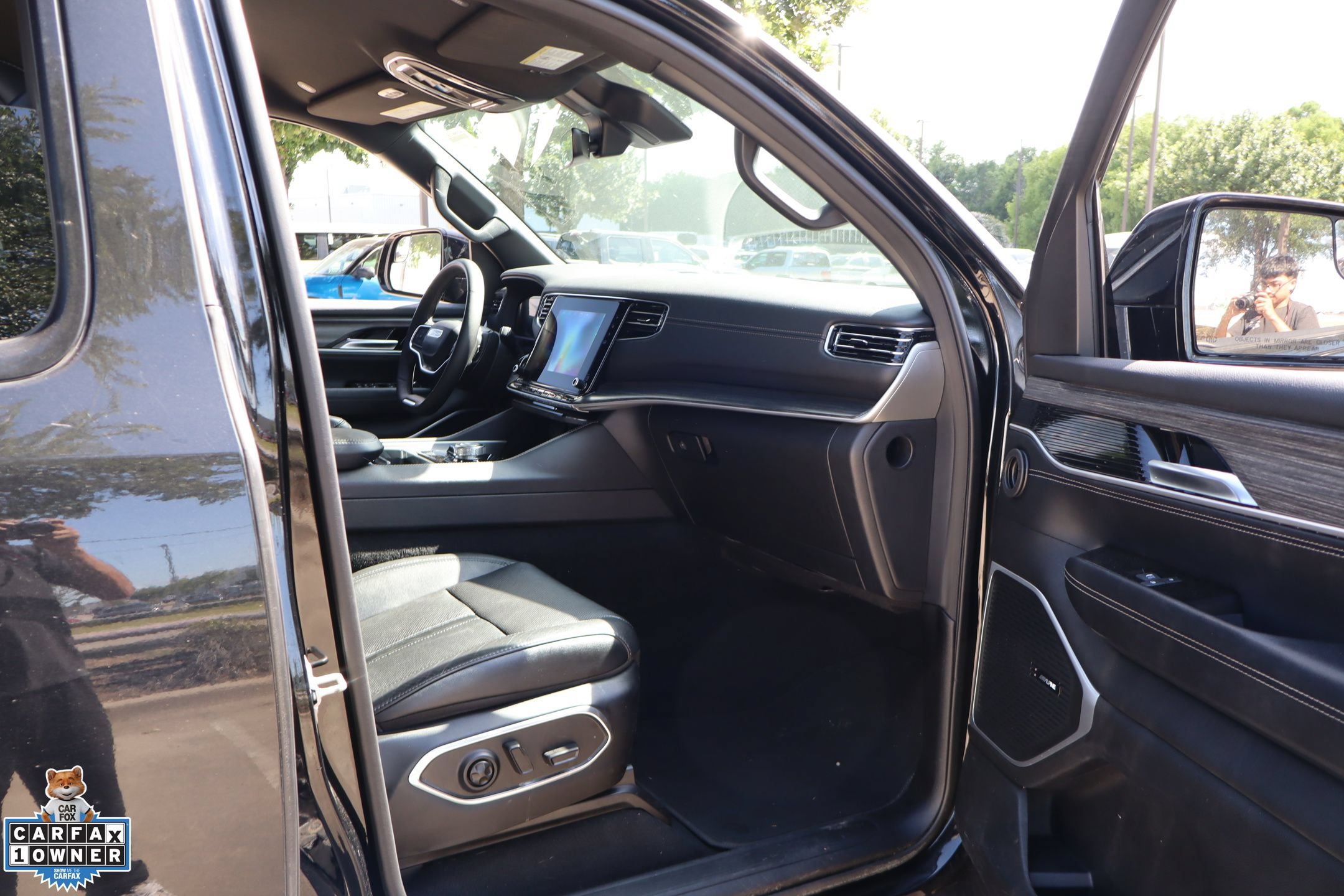 Used 2024 Jeep Wagoneer Series II w/ Flexible Seating Group AWD/4WD image 29