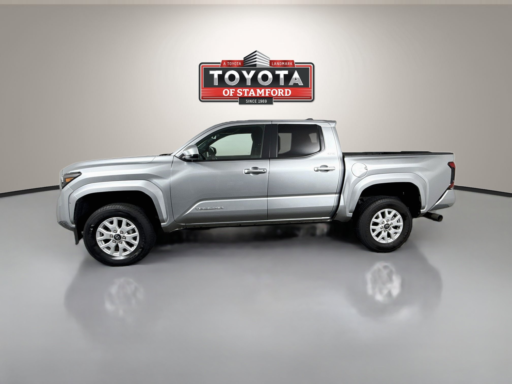 Certified 2026 Toyota Tacoma SR5 AWD/4WD image 4