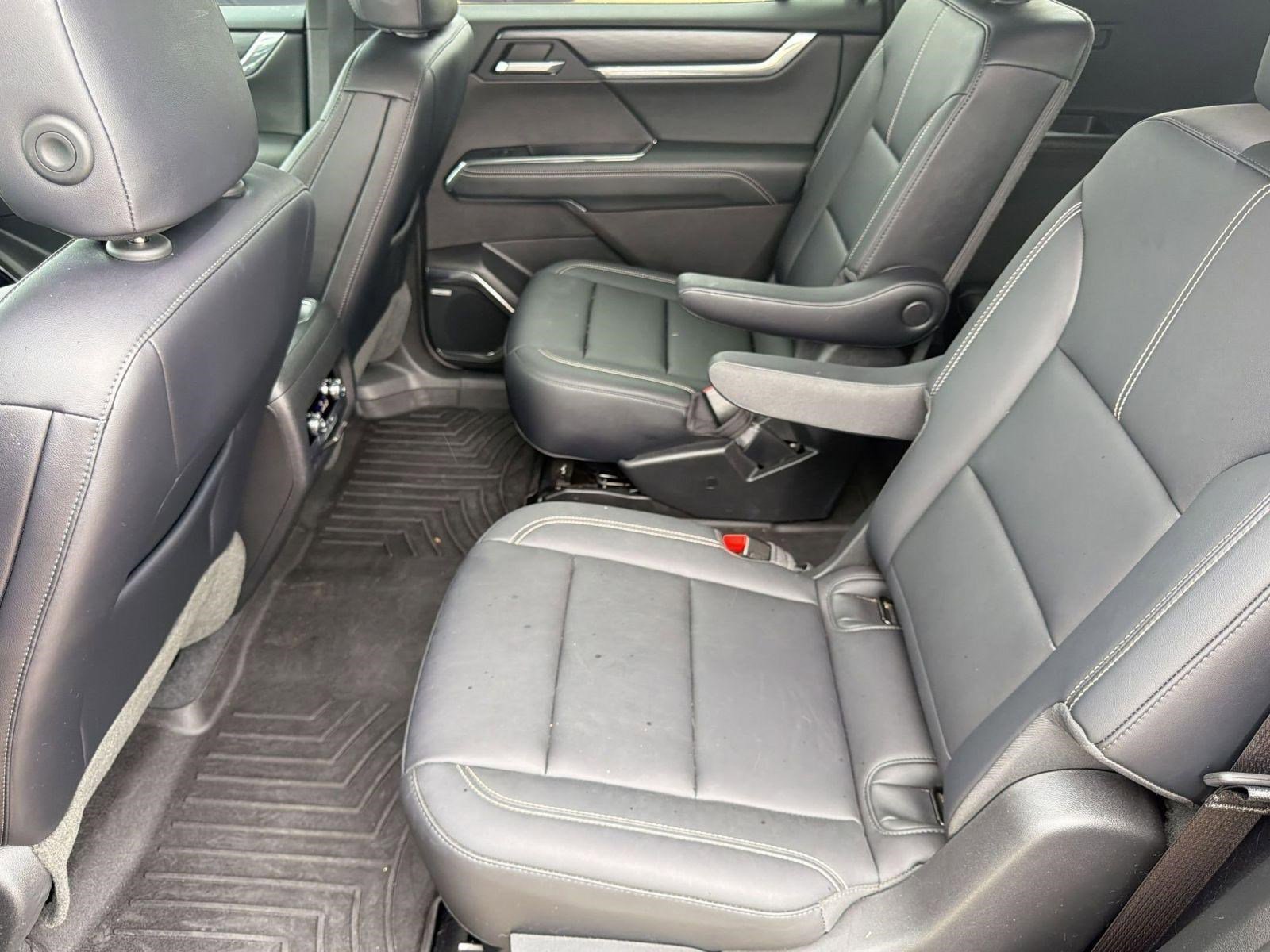 Used 2025 GMC Acadia Elevation w/ Elevation Premium Package FWD image 14