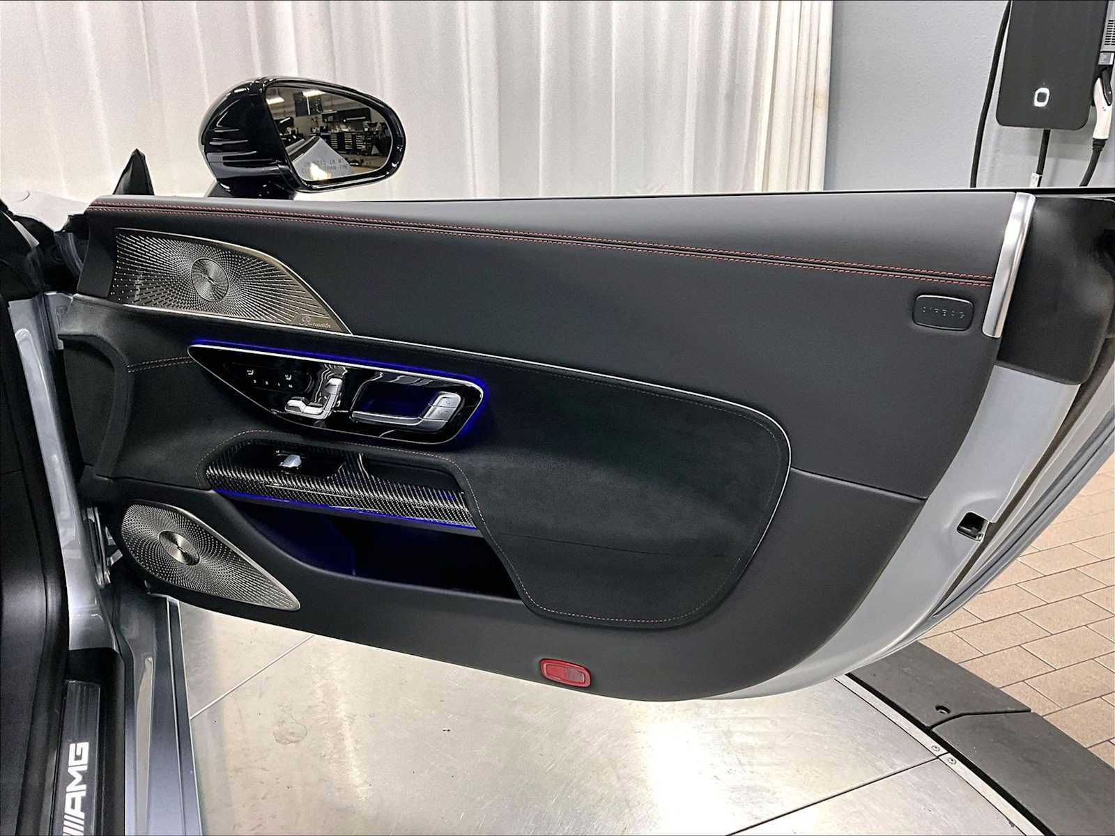 Used 2024 Mercedes-Benz SL 63 AMG 4MATIC image 27