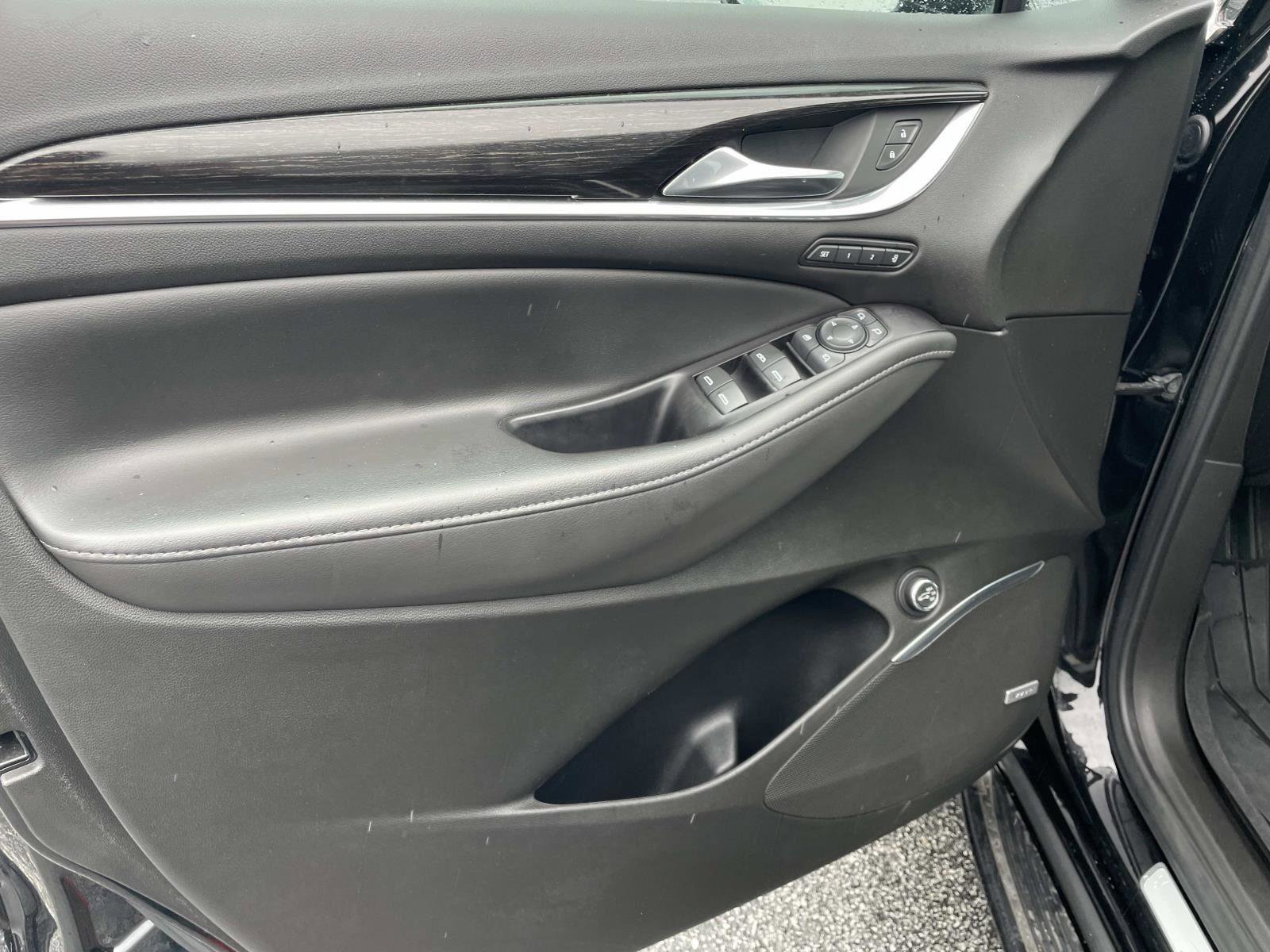 Used 2020 Buick Enclave Avenir w/ Avenir Technology Package image 14