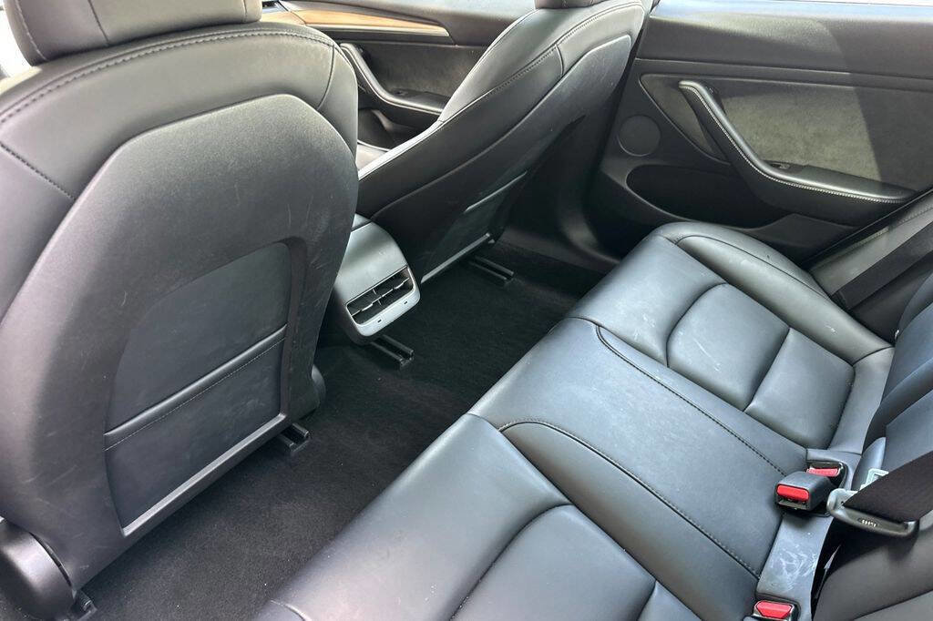 Used 2023 Tesla Model 3 Standard Range image 12