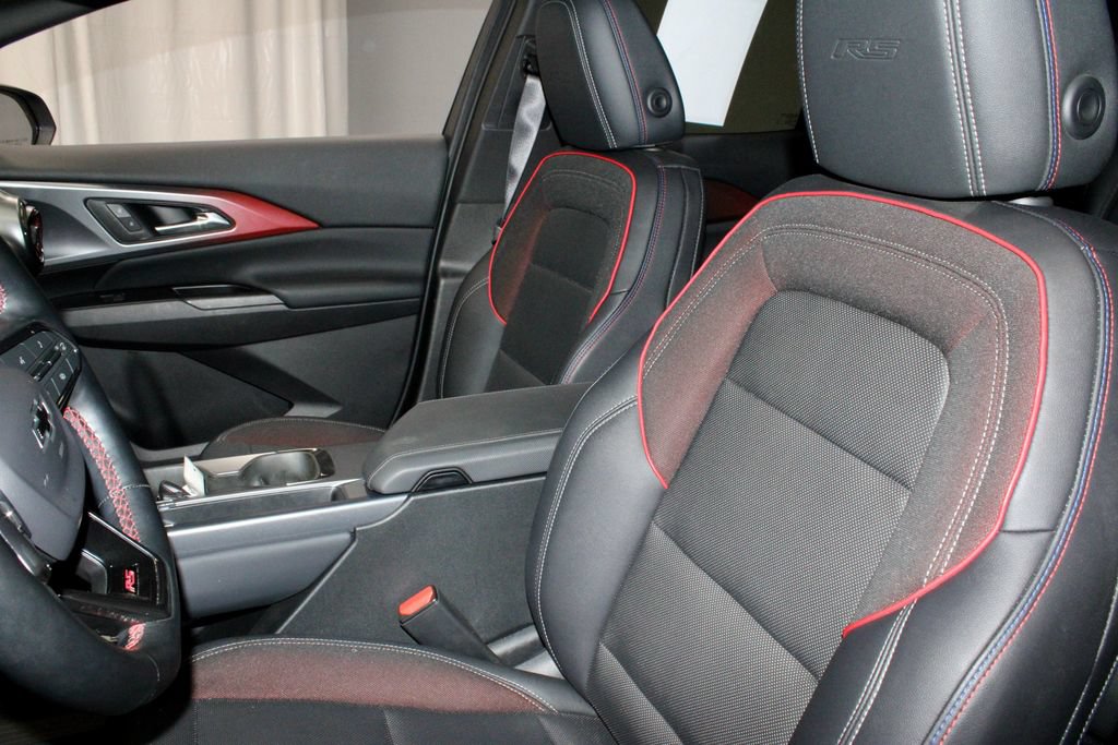 Used 2024 Chevrolet Equinox EV RS FWD image 24