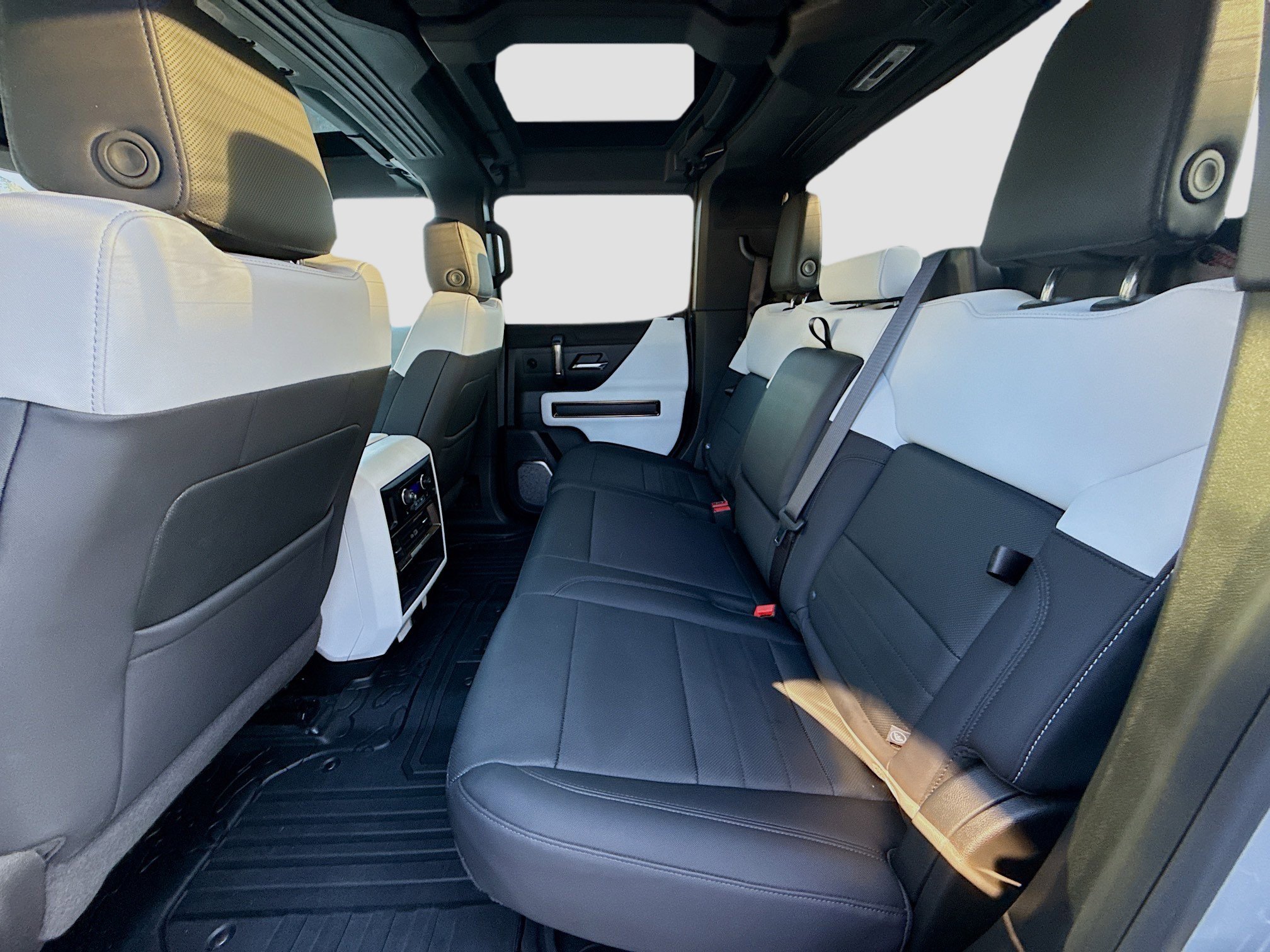 Used 2024 GMC Hummer EV 3X image 24