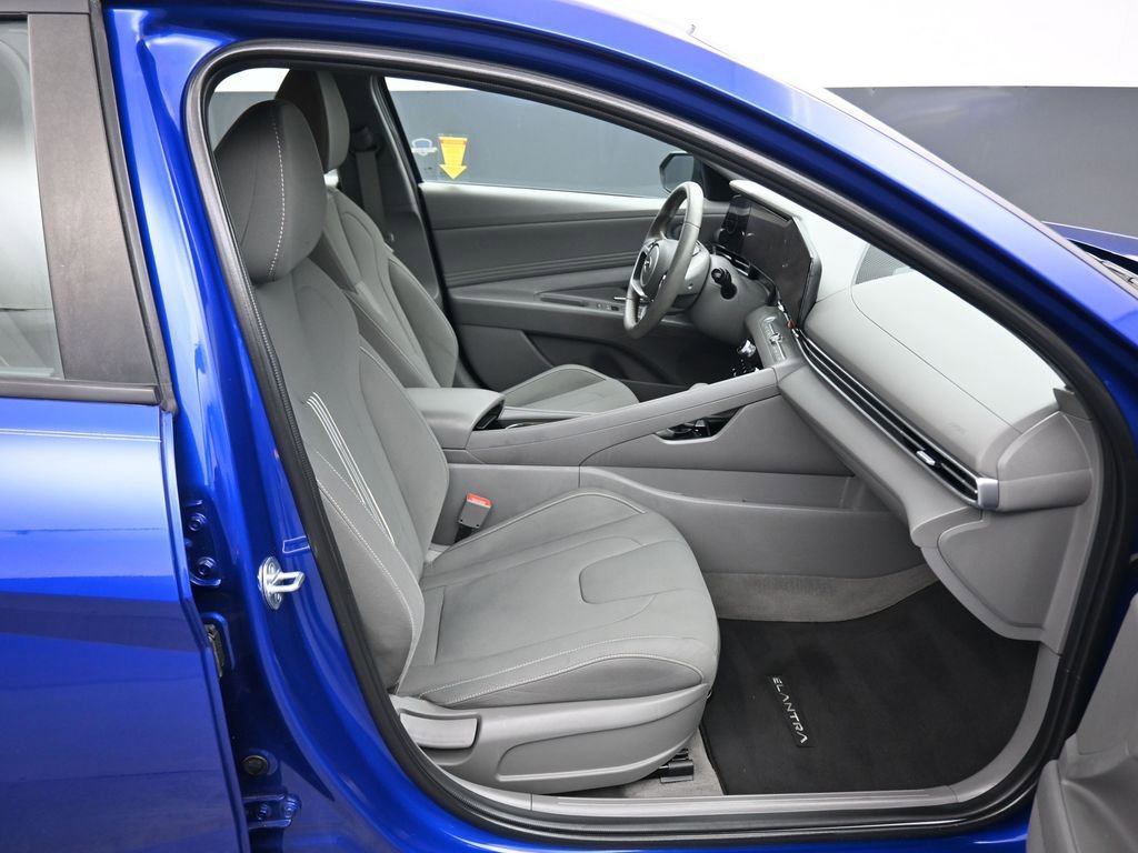 Used 2023 Hyundai Elantra SEL w/ Convenience Package FWD image 40