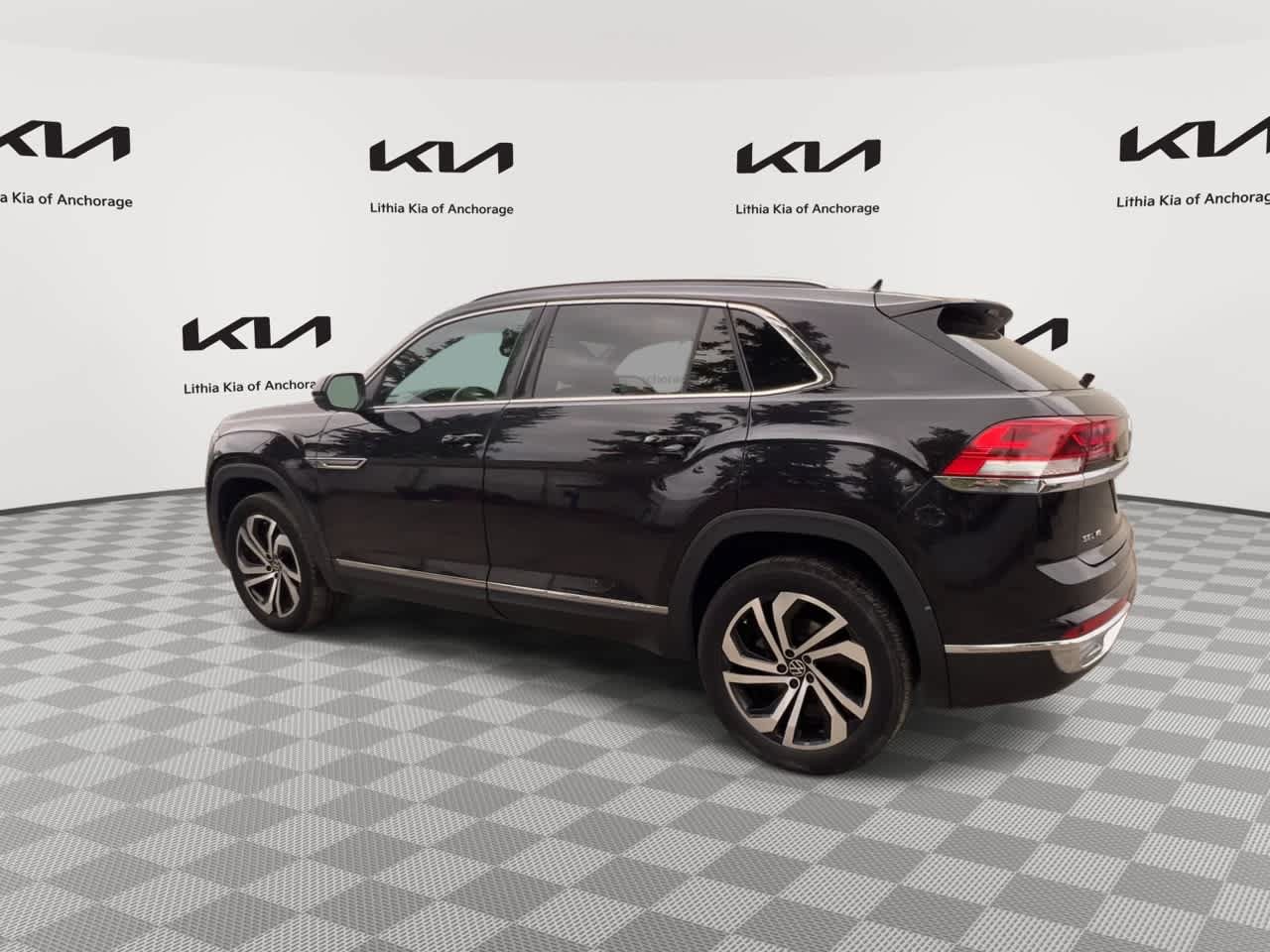 Used 2021 Volkswagen Atlas Cross Sport SEL Premium AWD/4WD image 6