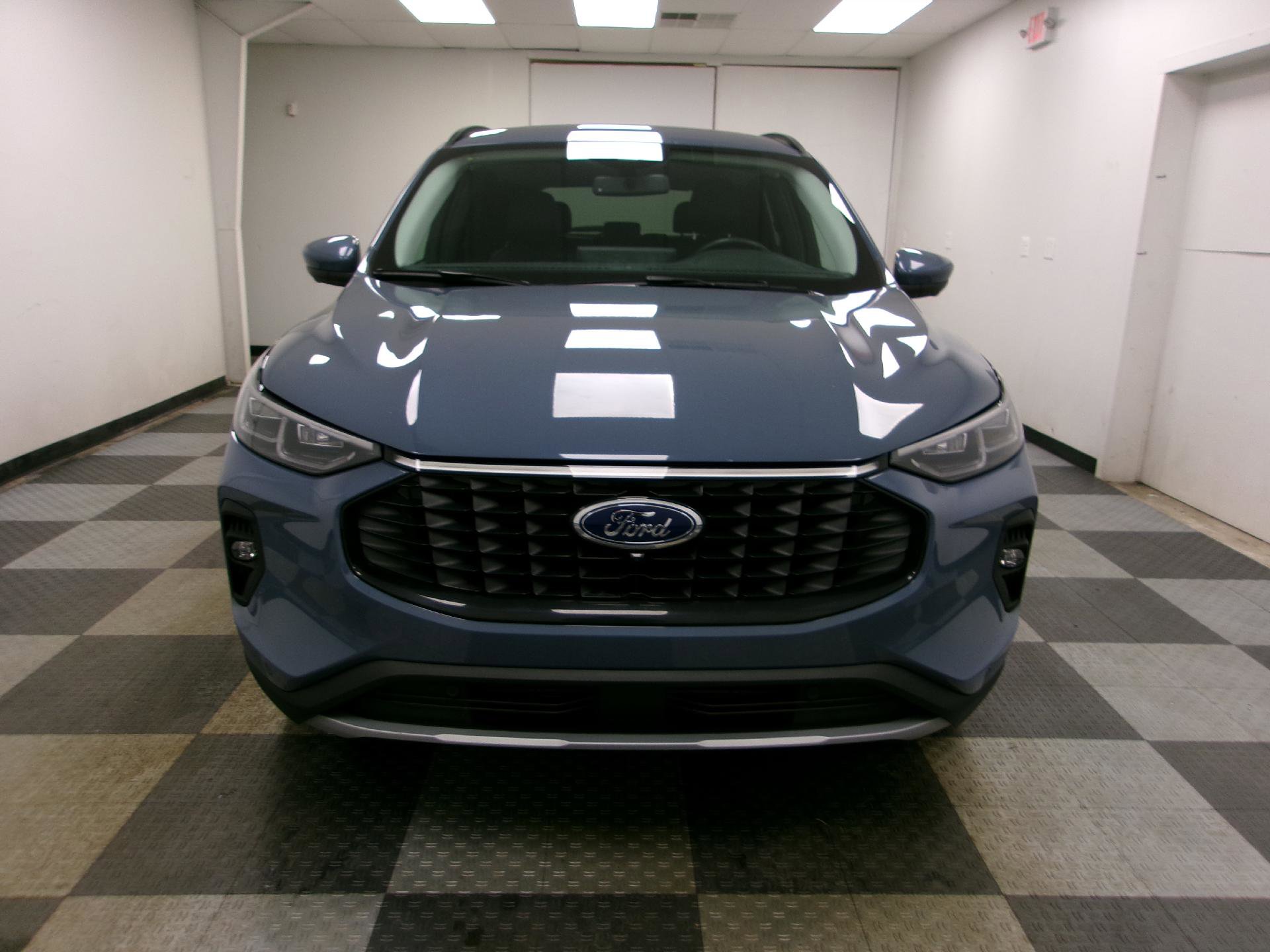 Used 2024 Ford Escape Platinum AWD/4WD image 16