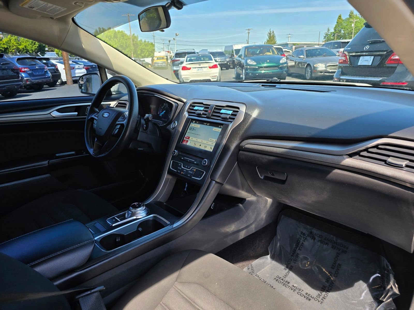 Used 2017 Ford Fusion SE w/ Fusion SE Technology Package FWD image 10