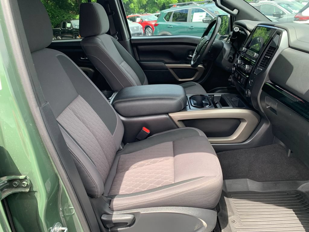 Used 2024 Nissan Titan SV w/ SV Bronze Edition Package AWD/4WD image 31
