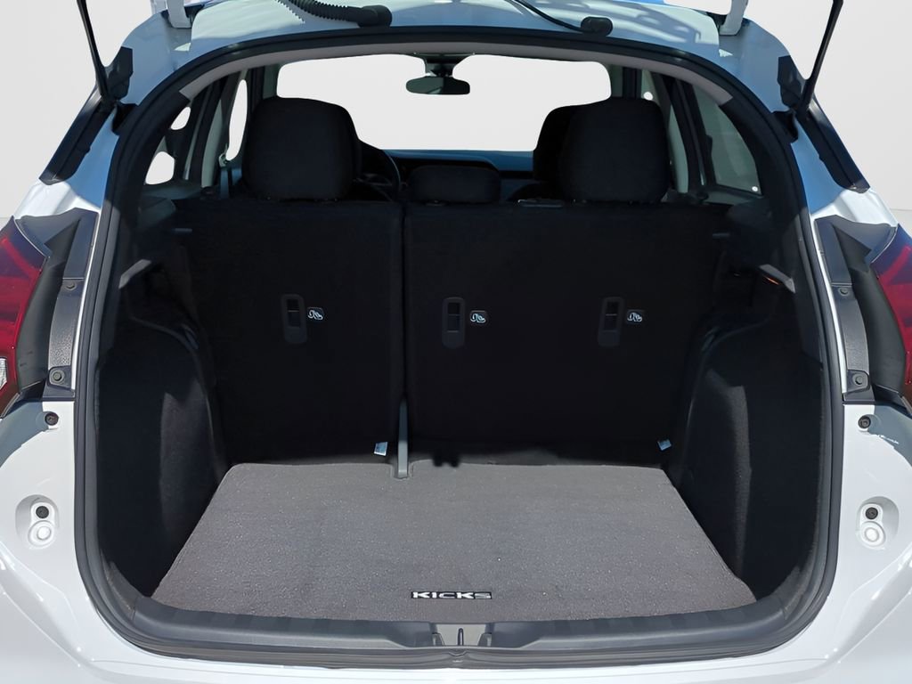 Certified 2025 Nissan Kicks Play S image 13