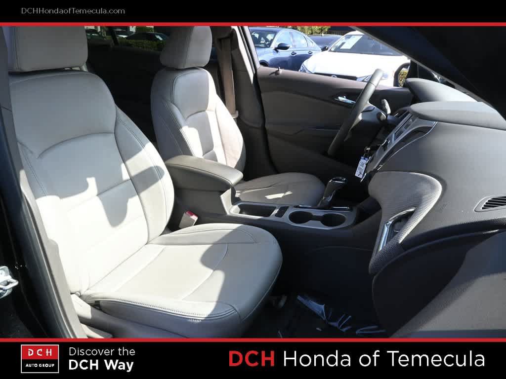 Used 2017 Chevrolet Cruze LS FWD image 21