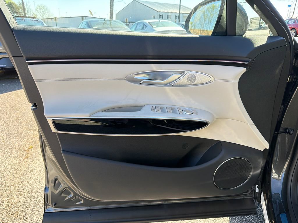 New 2026 Genesis GV70 2.5T image 10