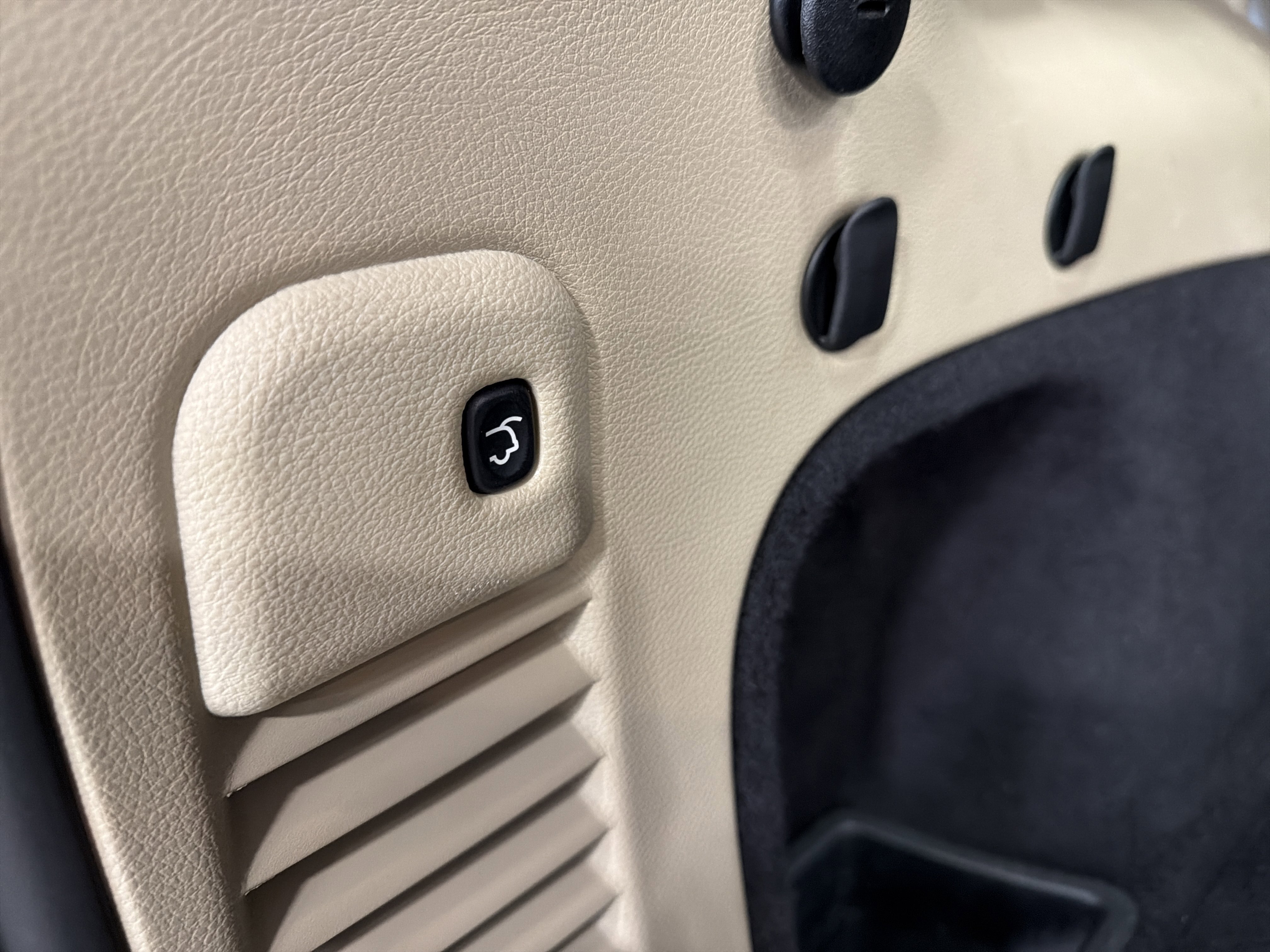 Used 2020 Jeep Grand Cherokee Limited w/ Luxury Group II image 21