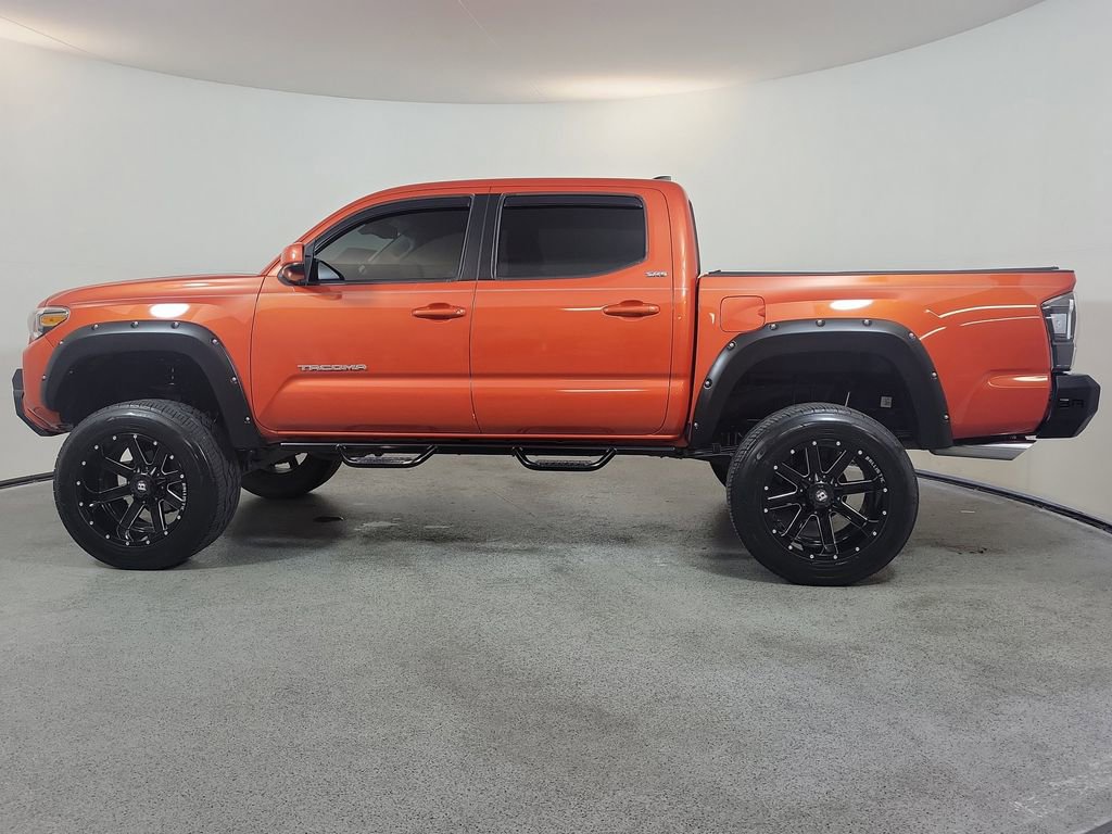 Used 2018 Toyota Tacoma SR5 RWD image 5
