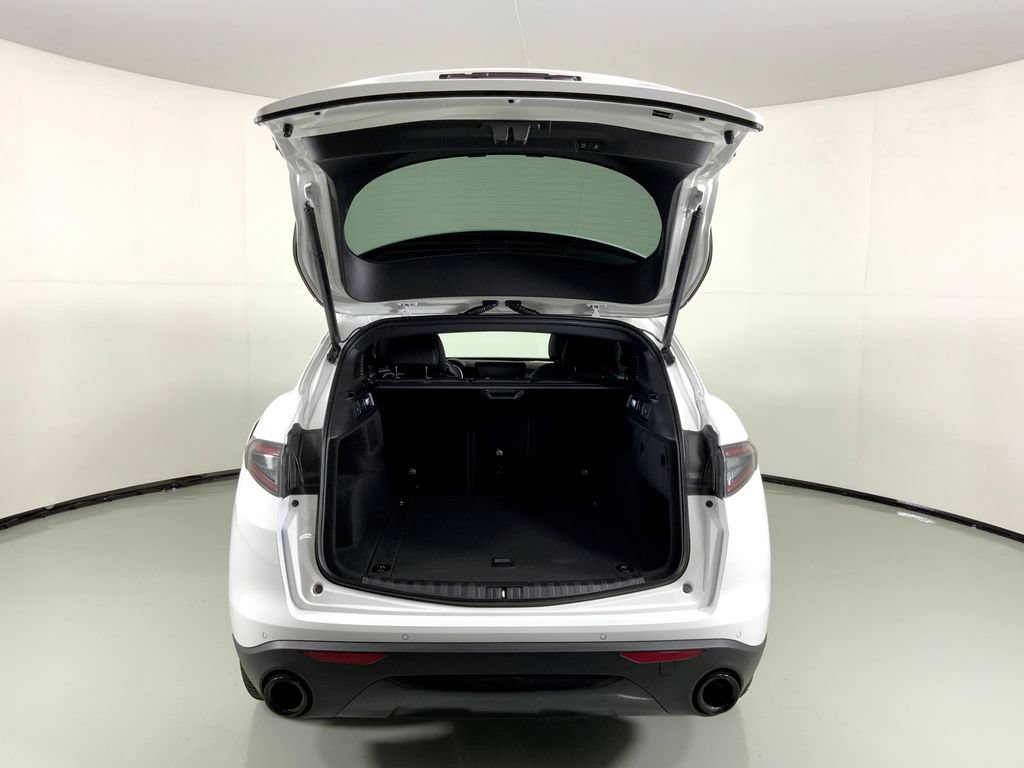 New 2026 Alfa Romeo Stelvio Sprint w/ Convenience Package AWD/4WD image 15