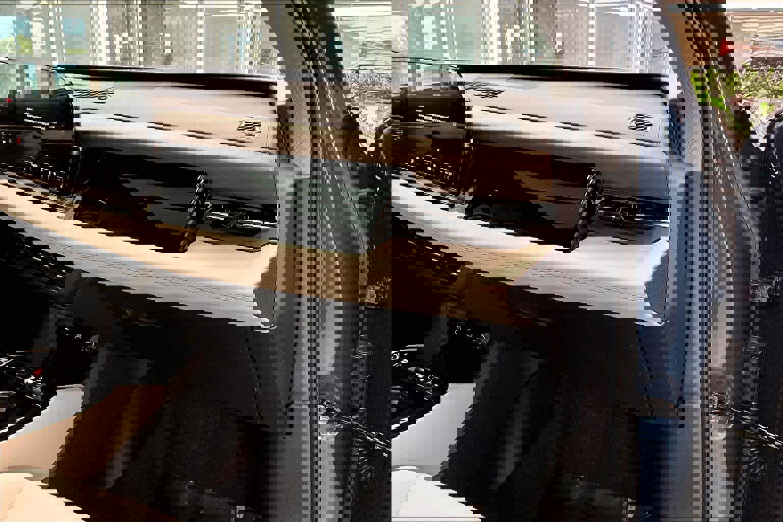 Certified 2025 Audi Q6 e-tron Premium w/ Convenience Package image 17