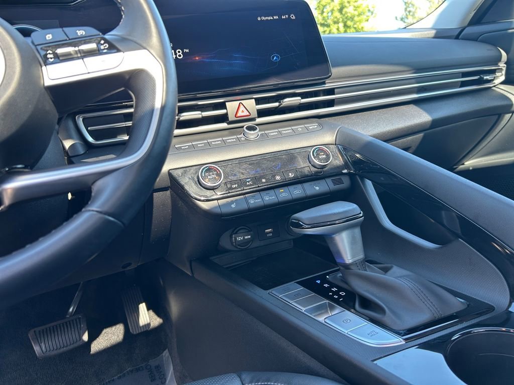 Used 2023 Hyundai Elantra Limited image 20