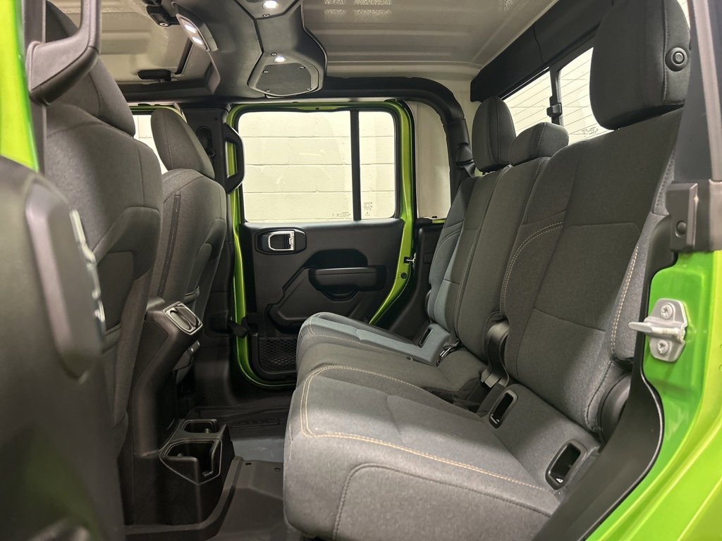 Used 2025 Jeep Gladiator Sport image 8