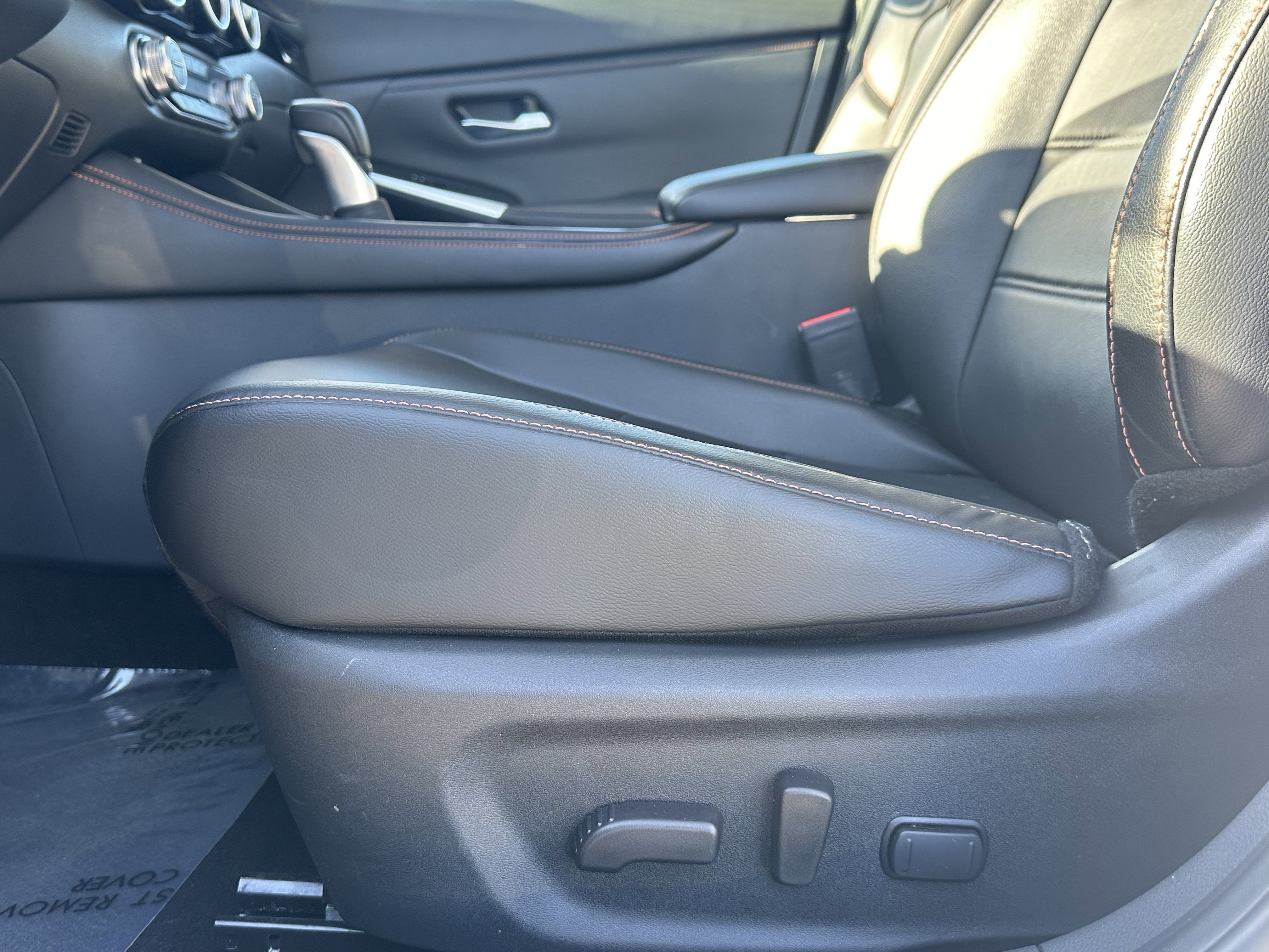 Used 2023 Nissan Sentra SR w/ SR Premium Package image 12