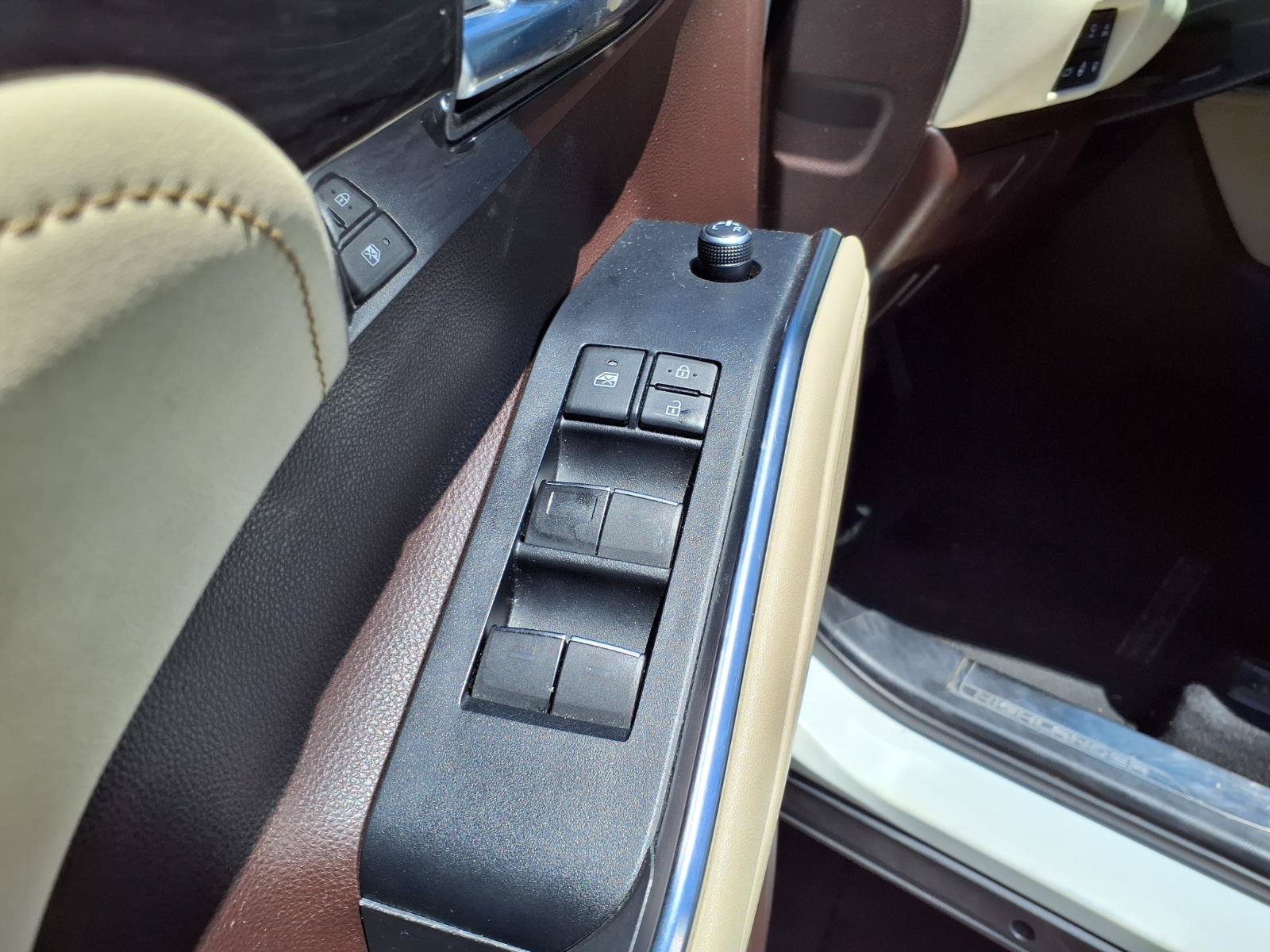 Used 2021 Toyota Highlander Platinum FWD image 21