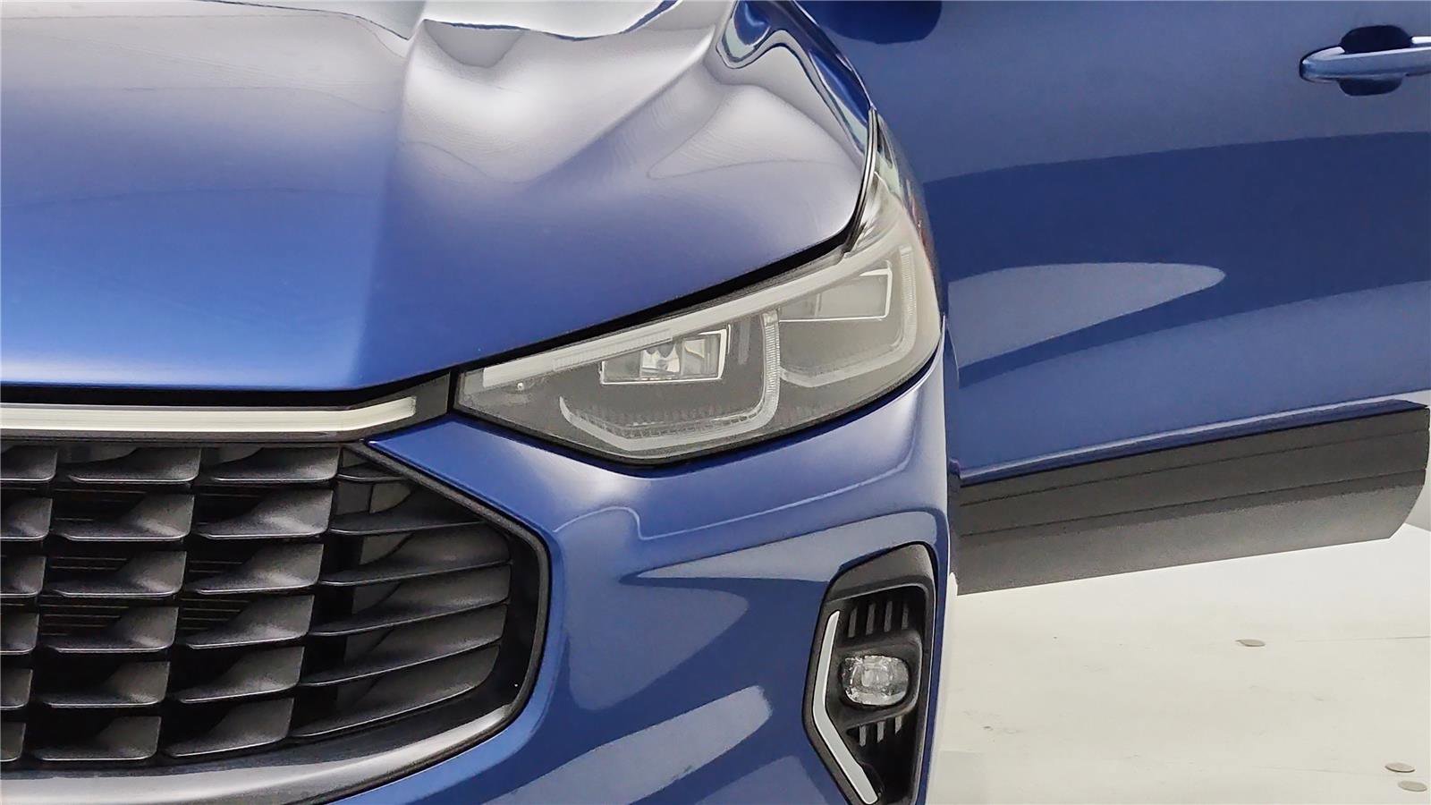 Used 2023 Ford Escape Platinum w/ Premium Technology Package image 17