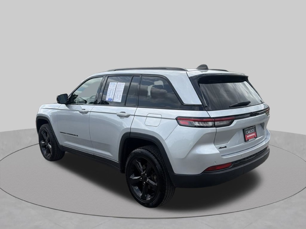 Used 2023 Jeep Grand Cherokee Altitude AWD/4WD image 6