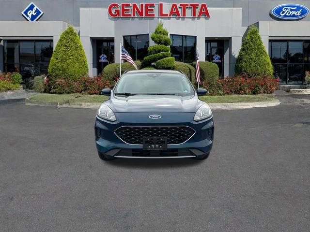 Used 2020 Ford Escape SE image 2