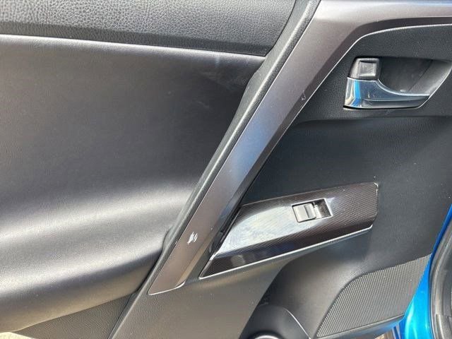 Used 2016 Toyota RAV4 SE AWD/4WD image 30