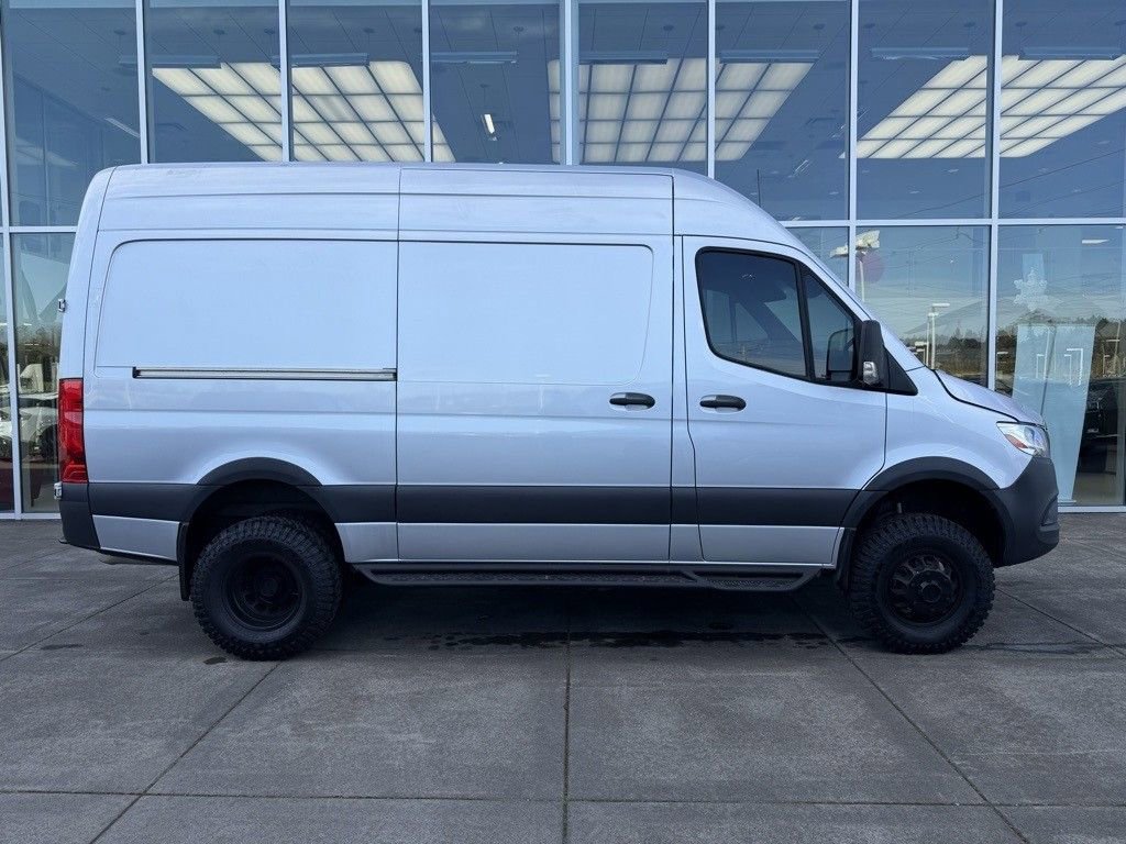 Used 2023 Mercedes-Benz Sprinter 3500 image 8