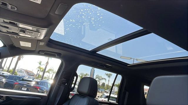 Used 2025 Chevrolet Suburban RST w/ Comfort Package AWD/4WD image 30