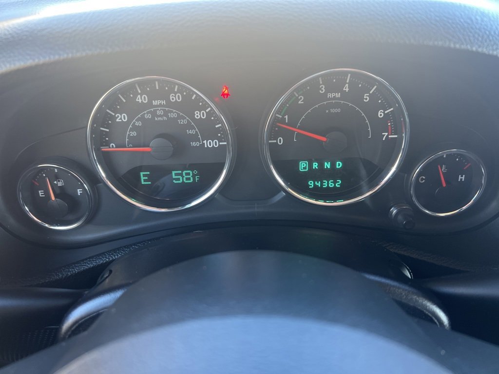 Used 2013 Jeep Wrangler Unlimited Sahara w/ Connectivity Group image 17