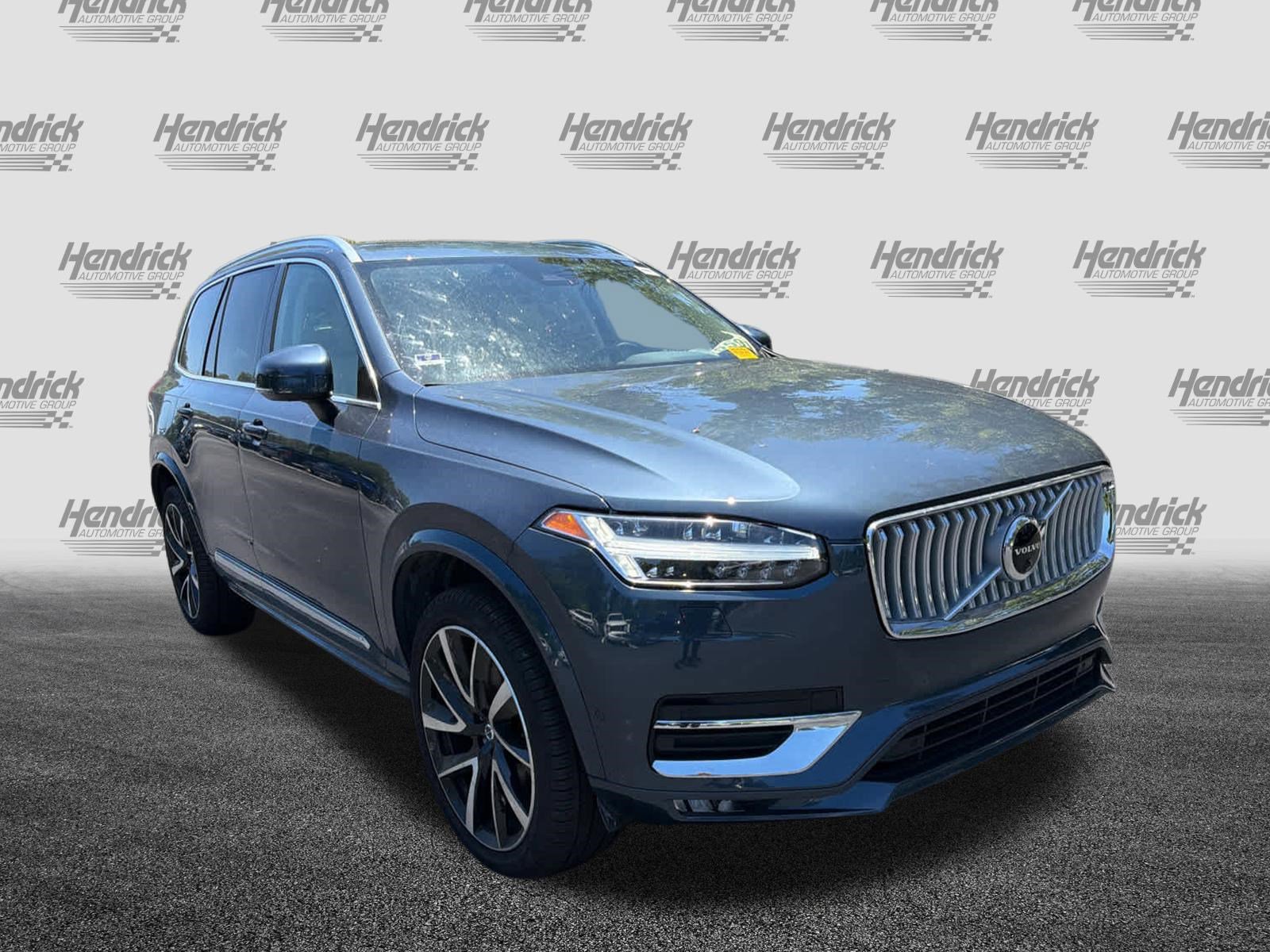 Used 2025 Volvo XC90 B5 Plus w/ Protection Package Premier AWD/4WD image 2