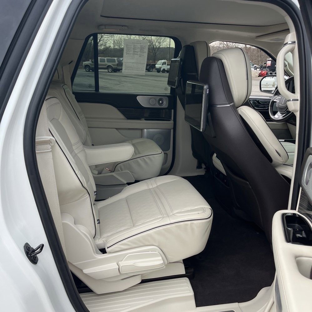 Used 2021 Lincoln Navigator L Black Label image 12