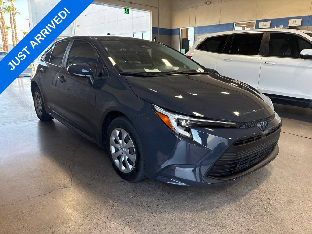 Used 2024 Toyota Corolla LE AWD/4WD image 2