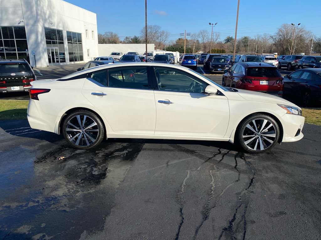 Used 2019 Nissan Altima 2.5 Platinum image 2