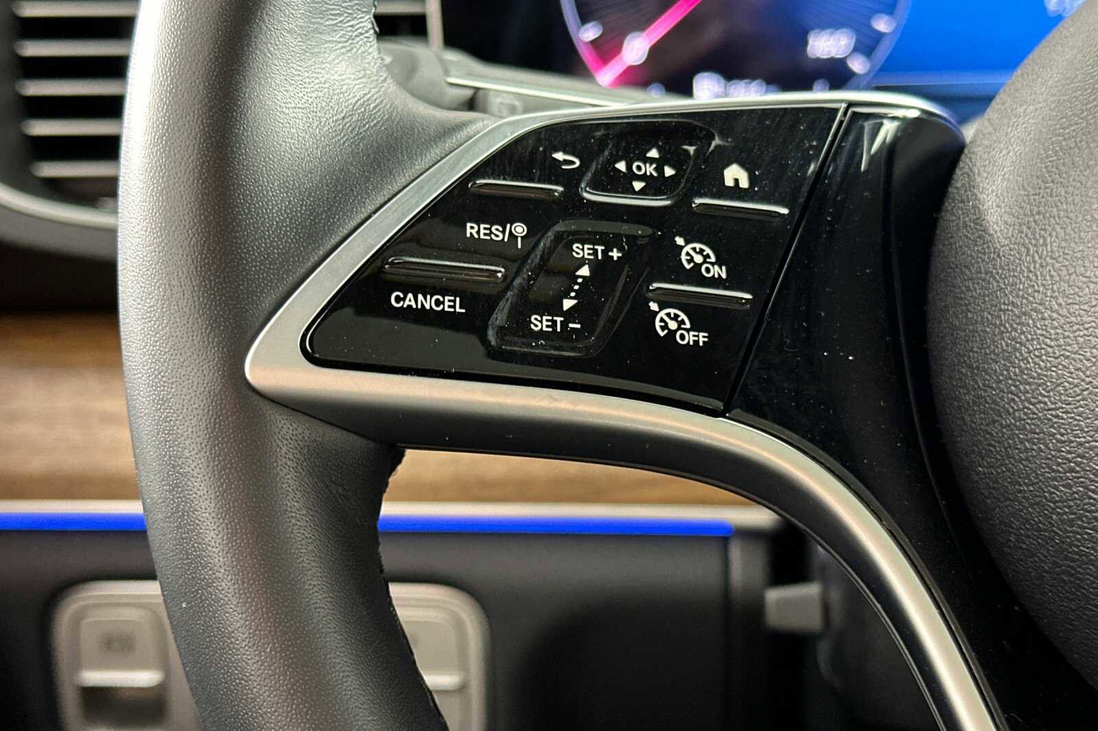 Certified 2025 Mercedes-Benz GLE 350 4MATIC image 27