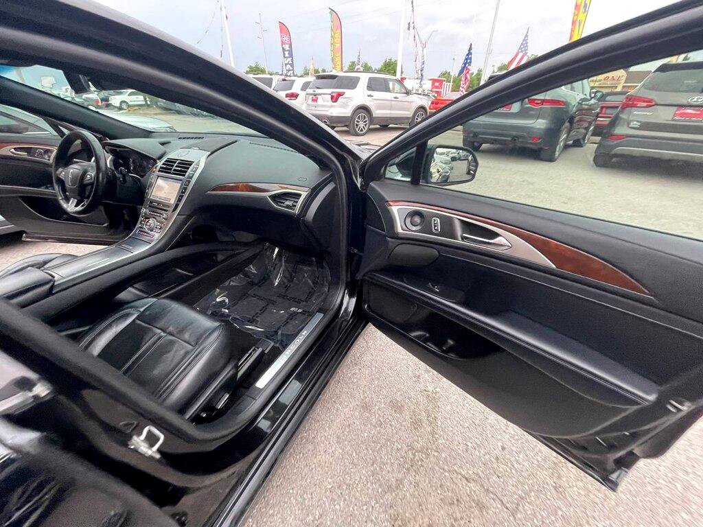 Used 2019 Lincoln MKZ Reserve image 18