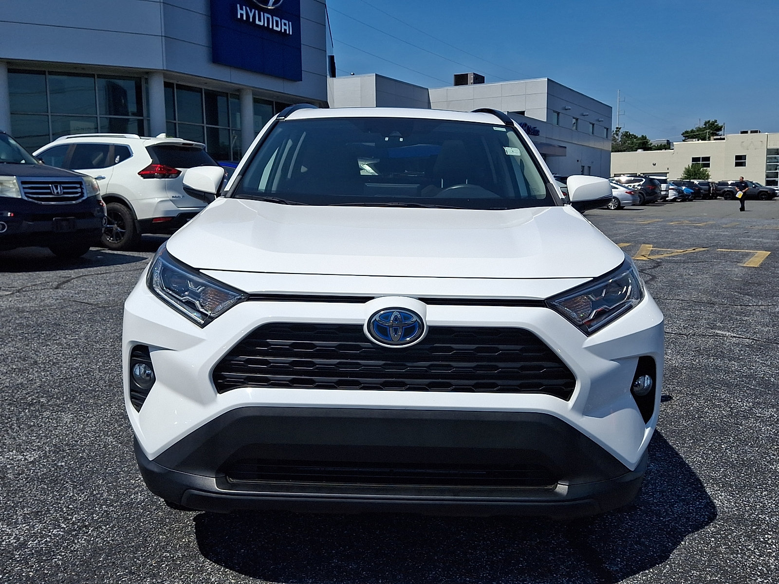 Used 2021 Toyota RAV4 XLE w/ Convenience Package AWD/4WD image 2