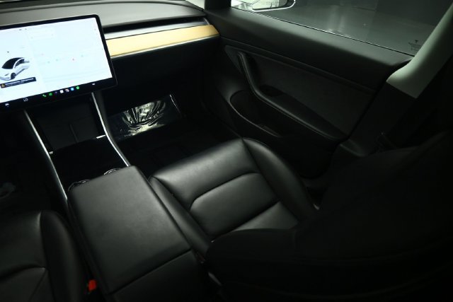 Used 2020 Tesla Model 3 Standard Range RWD image 44