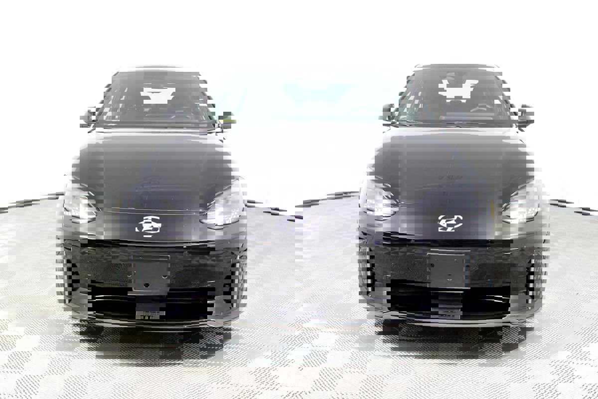 Used 2024 Hyundai Ioniq 6 SE image 2