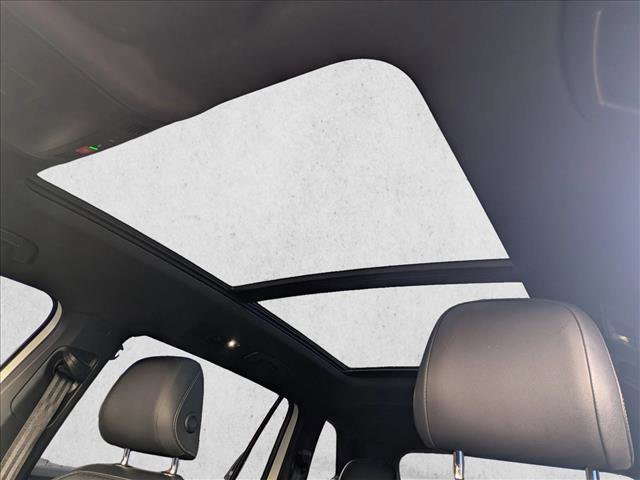 Used 2020 Volkswagen Tiguan SE R-Line AWD/4WD image 16