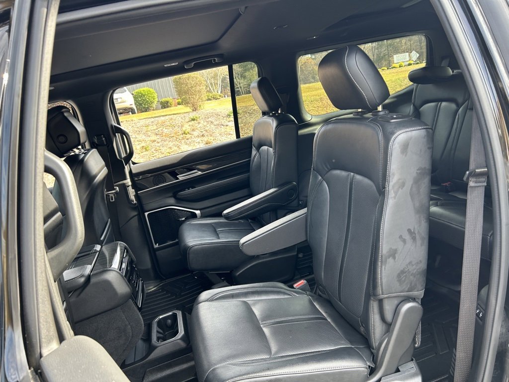 Used 2022 Jeep Wagoneer Series III w/ Premium Group I image 43